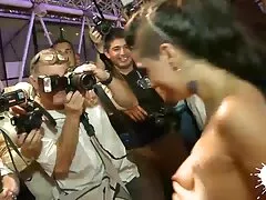 私たちの三人は彼女とアナルセックスをしています。 女 向け えろ 動画